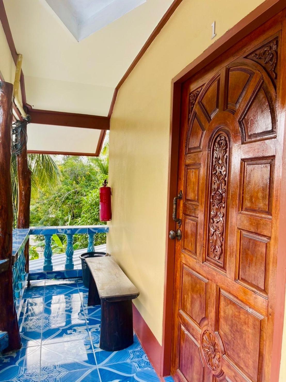 Отель Baan Klong House Баан Кхай Экстерьер фото
